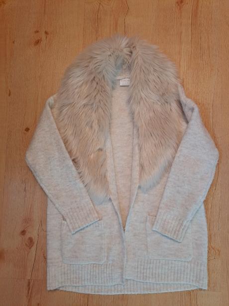 Sveter s kozusinkou v.122, f&f,122