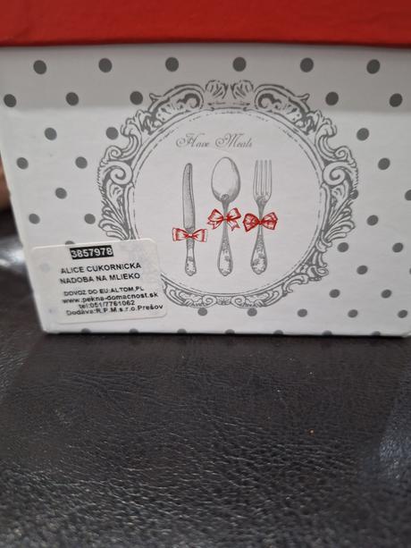 Cukornicka a kanvicka na mlieko,