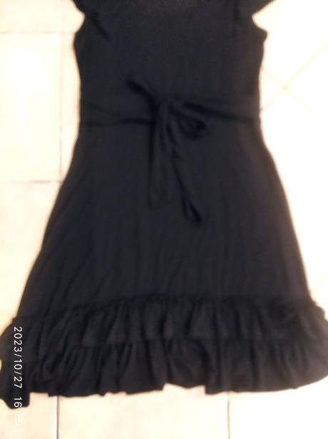 Cierne saty s volánikmi, m