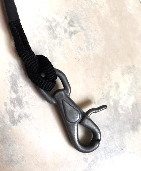 Karabínka na šnúrke,