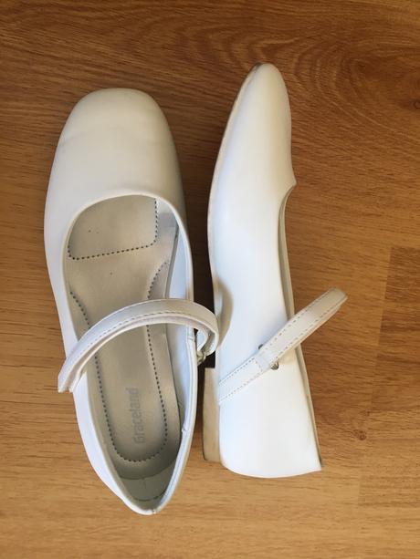 Šaty na 1.sv. prijimanie, 134