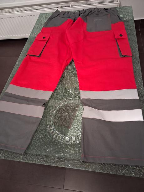 Predám nové  pracovné monterky  s reflexným prvkom, 56