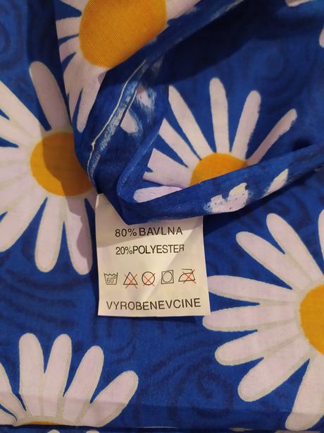 Tmavomodré s margarétkami, 