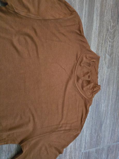 Ľahké tričko m, stradivarius,m