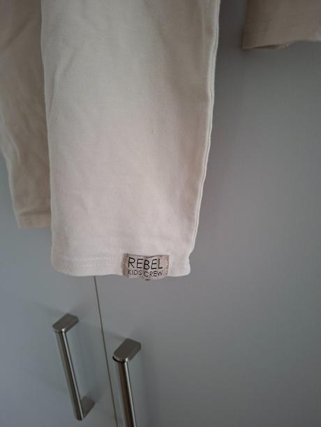 Tricko, saticky, rebel,122