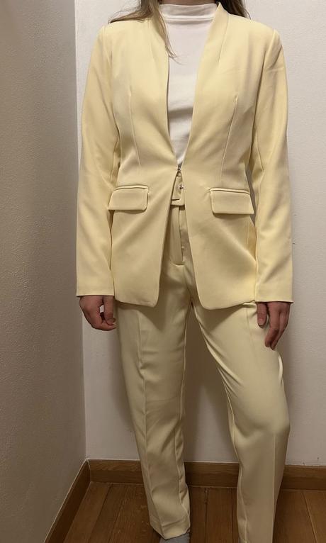 Kostým bledožltý, mohito,32