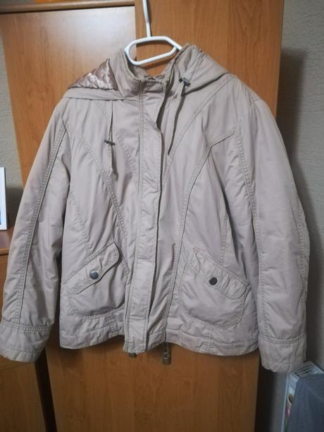 Bunda na prechodné obdobie, 44