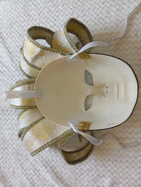 Benátska maska so zvončekmi, 