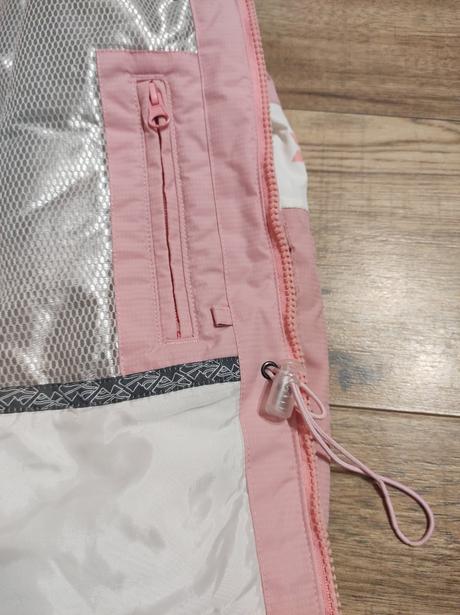 Dievčenská bunda, 152