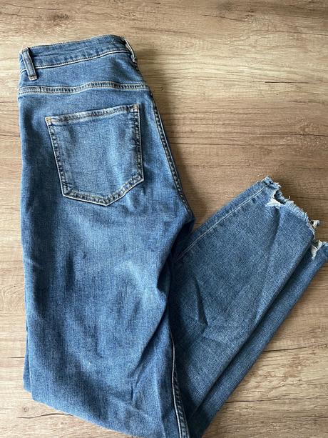 Dámske rifle, bershka,38