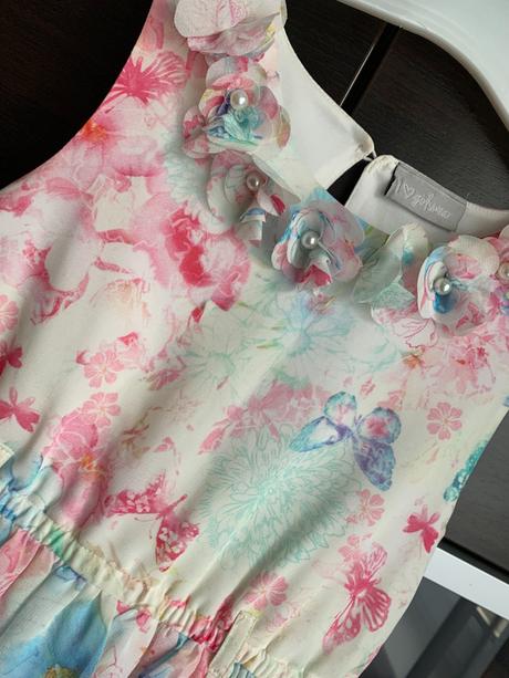 Sviatočné šaty, 122