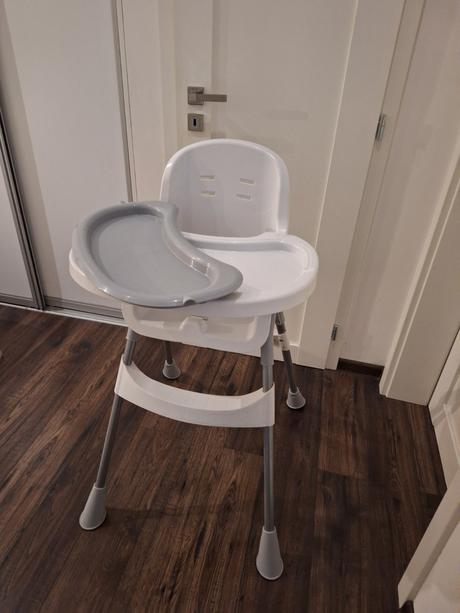 Pevná, stabilná jedálenska stolička, caretero