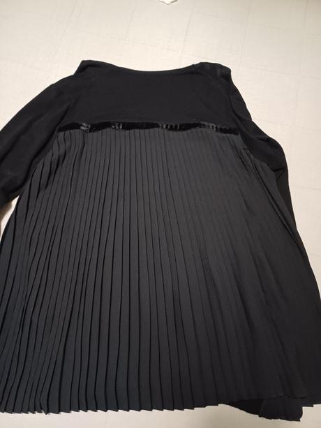 Nádherný svetrík s riasením maida mila, č.m/l, m