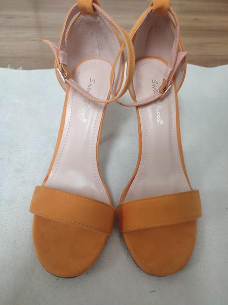 Sandálky, 36