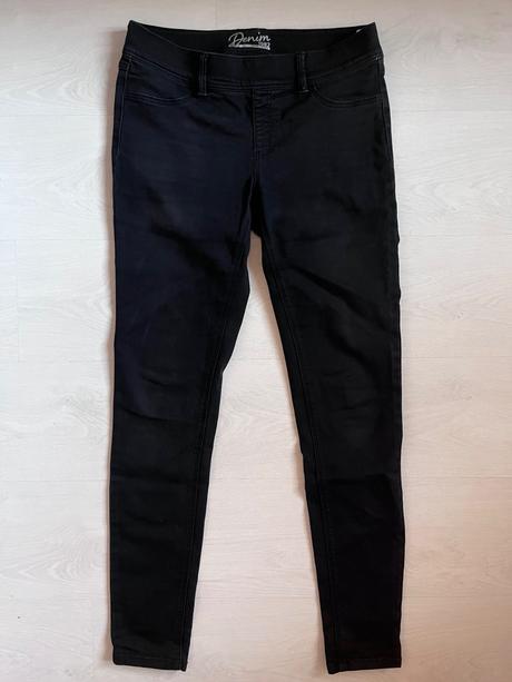 Čierne riflové legginsy, 38