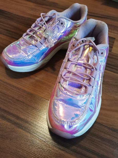 Botasky, reserved,34