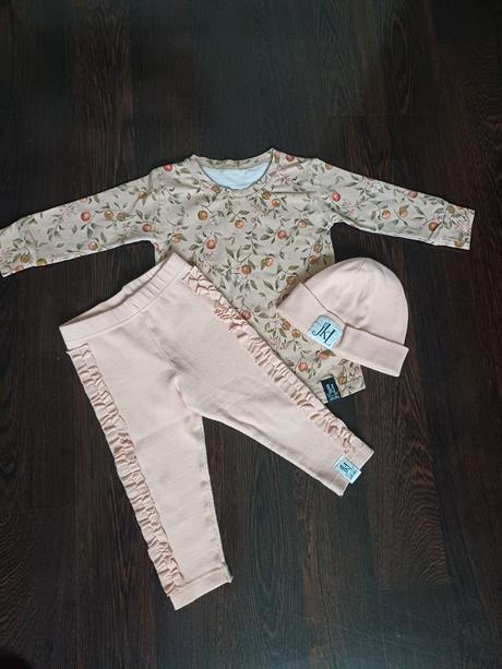 Legíny, tričko a čiapka jakalu v.86, 86