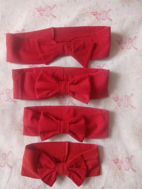 Čelenka s mašľou,