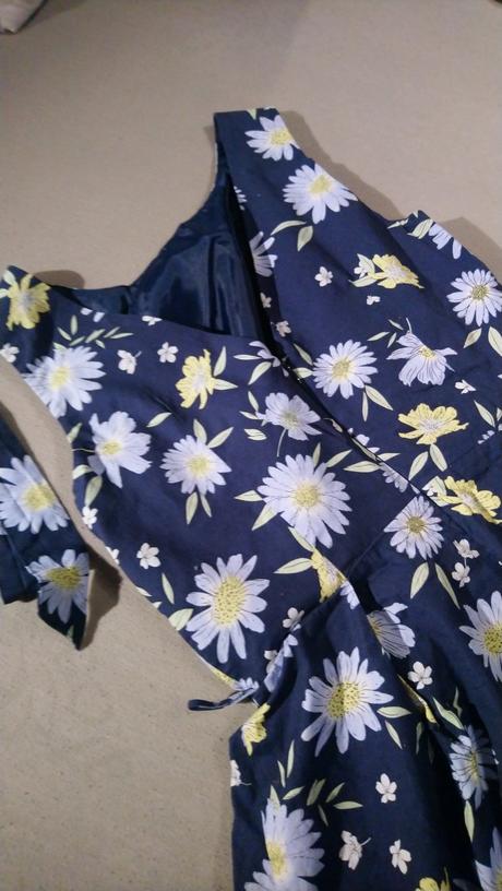 Šaty s kvetmi, 36