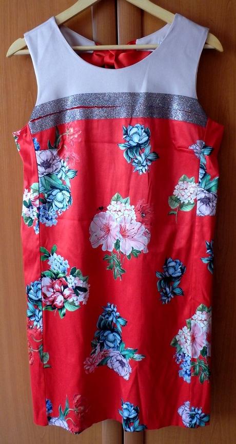 Zaujímavé červené minišaty, v.m/l, l