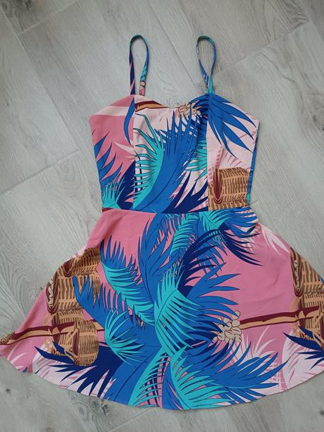 Krásne letné šaty, m