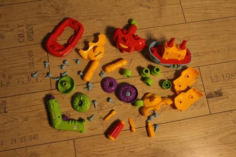 Loďky na skladanie s náradím, 