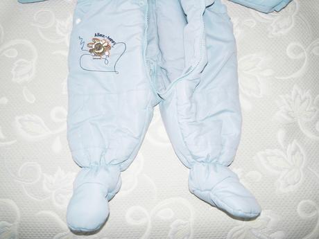 Modrý zimný overal, 74