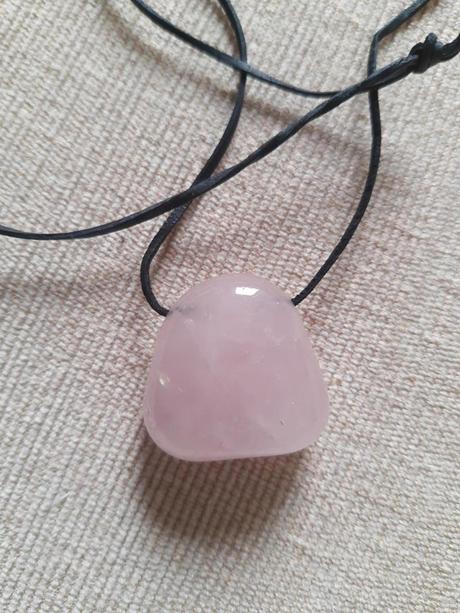 Náhrdelník s ruženínom,