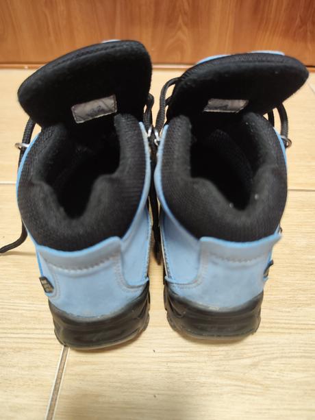 Predam skoro nenosene vodeodolne velkost 32 (22cm), 32