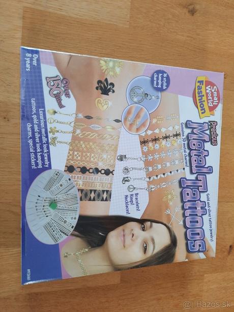 Make up, lak na nechty, šperky,