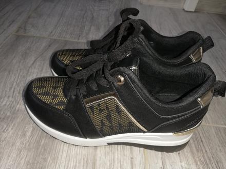 Tenisky, 38