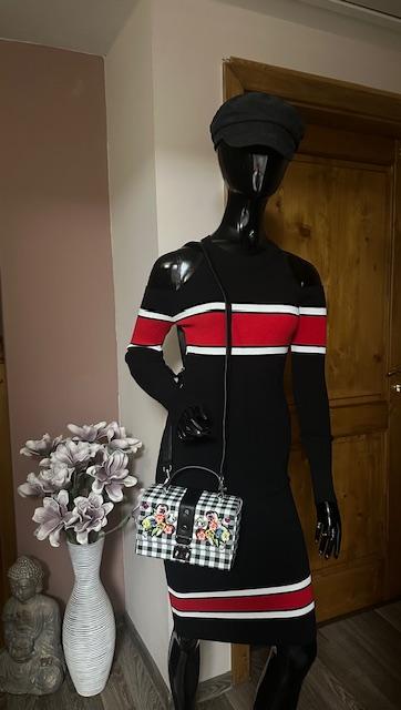 Úpletové šaty s odhalenými plecami zn. guess, guess,l / m