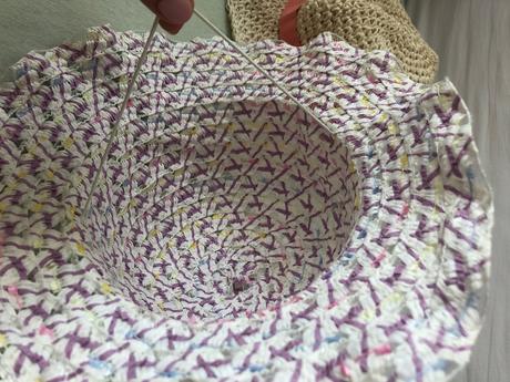 Letné klobuciky, 62