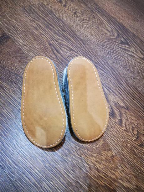 Papučky z ovčej vlny, 24