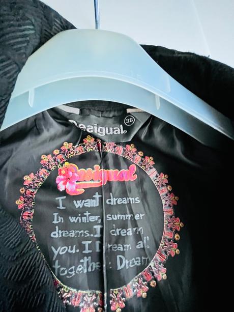 Kabat desigual c. 38, desigual,38