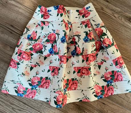 Dámska kvetovaná sukňa, s