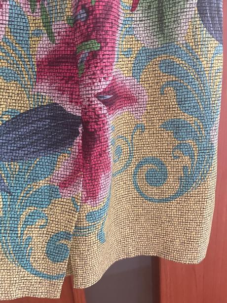 Saty s kvetinovym motivom, 40