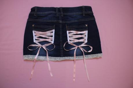 Upcyklovaná denimová minisukňa lacy trash, 38 / m