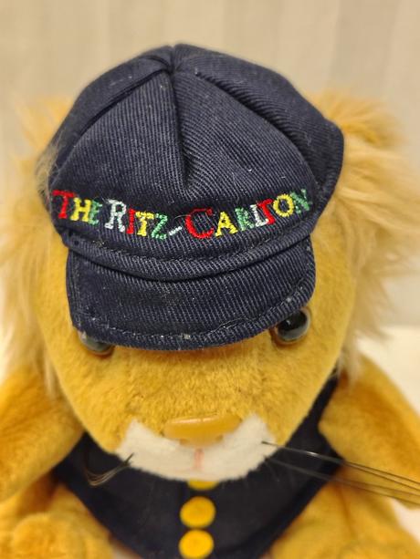 Zberateľský lev the ritz-carlton, maskot caroline, 