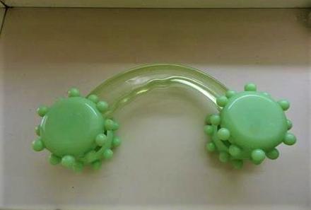 Masážny ručný prístroj,