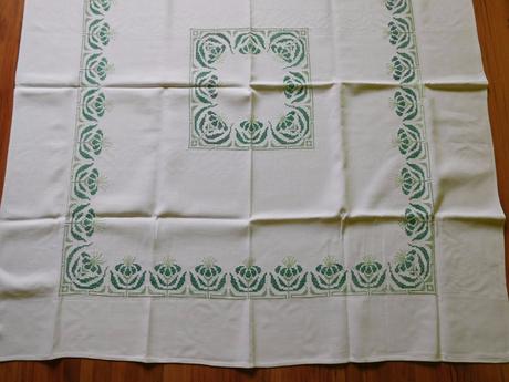 Ručne vyšívaný obrus-123x136cm,, 