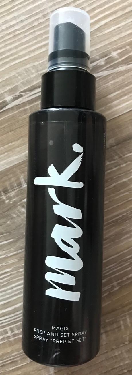 Podkladový a fixačný sprej na make-up,