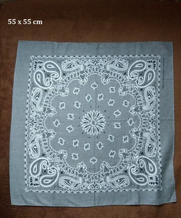 Sivá / šedá šatka, 