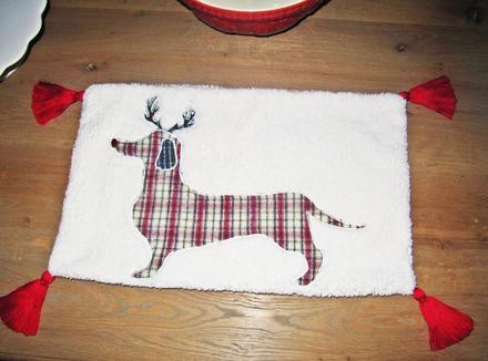 Vianočná obliečka na vankúš - jazvečík, 