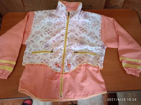 Dievčenská bunda, 152