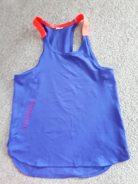 Športove tielko, 122