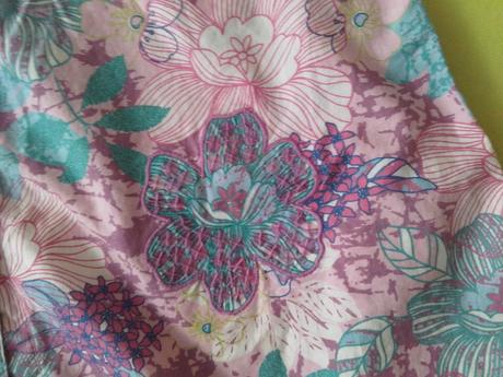 Pekne saty s kvetmi či tunika 5/6 rokov, m&co,116