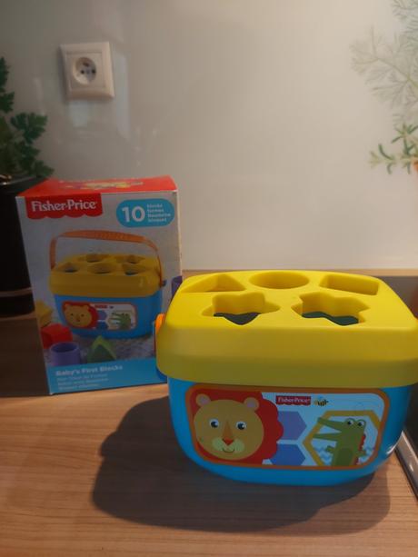 Fischer price prvá vkladačka,