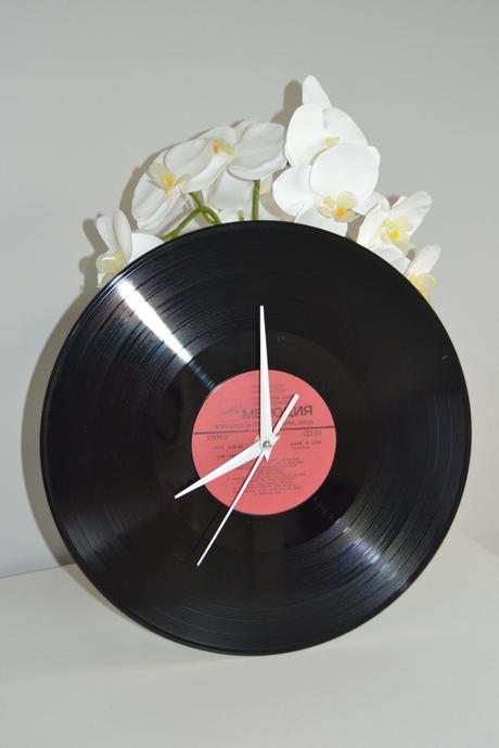 Dizajnové hodiny z vinylovej lp platne,