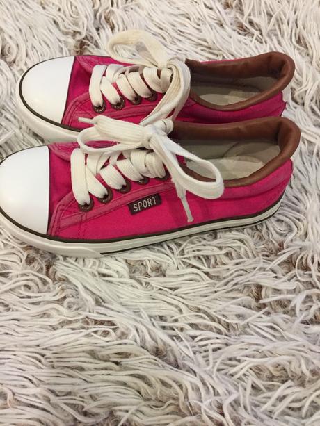 Platené tenisky, 29